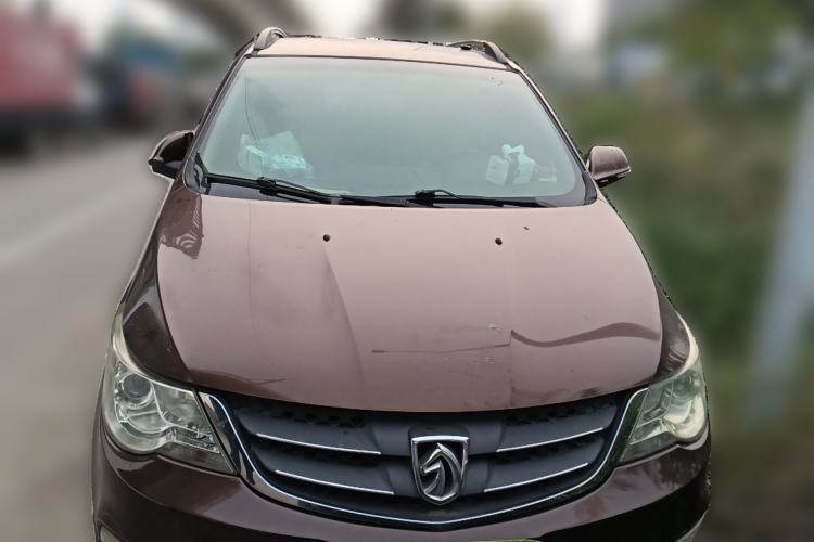 Used Baojun 730 2014 1.5L manual Comfort version 7 seats Front