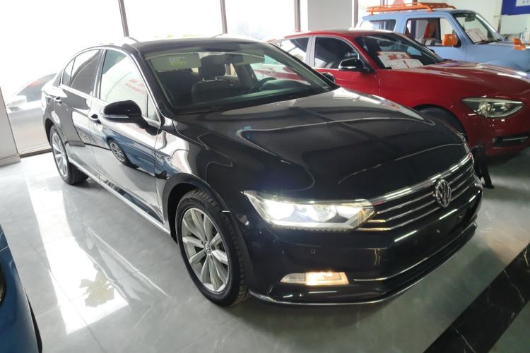 Used Volkswagen Magotan 2019 330TSI DSG Leading Edition China V Standard
