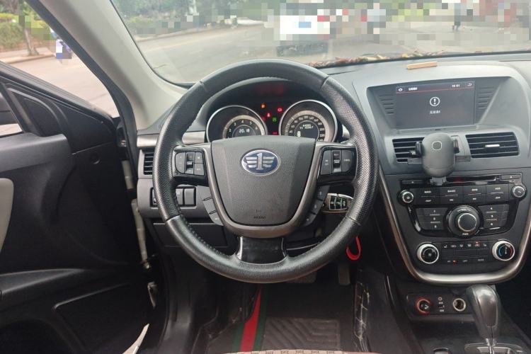 Used Bestune X80 2016 2.0L automatic Comfort trim level