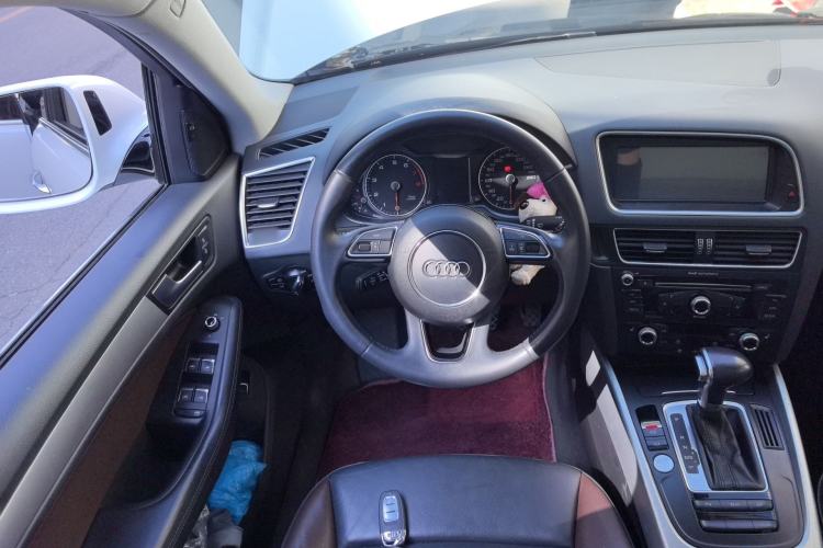 Used Audi Q5 2017 Plus 40 TFSI Technology Model