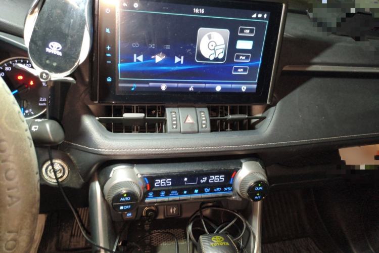 Used Toyota Wildlander 2022 Dual-Motor 2.5L E-CVT 4x4 Luxury PLUS Edition
