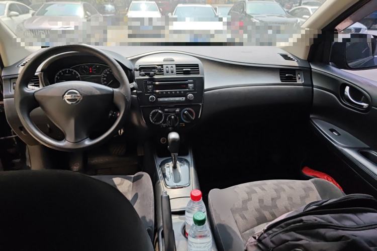 Used Nissan Tiida 2011 1.6L CVT Comfort Model Center Console