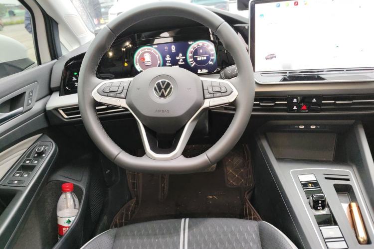 Used Volkswagen Golf 2025 Facelifted 300TSI Pro