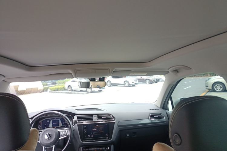 Used Volkswagen Tiguan L 2021 330TSI Automatic Two-Wheel Drive R-Line Enhanced Edition Headliner