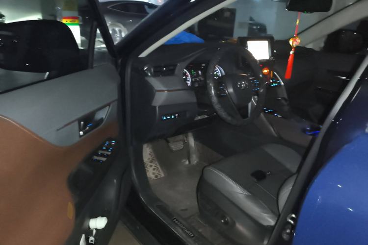 Used Toyota Harrier 2022 2.0L CVT Two-Wheel Drive Luxury Edition
