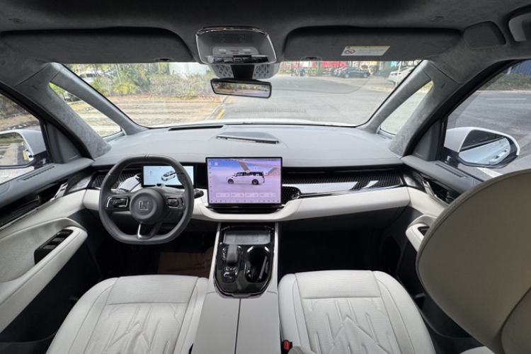 Used Zeekr 009 2024 7-Seater Aisle Version 108 kWh