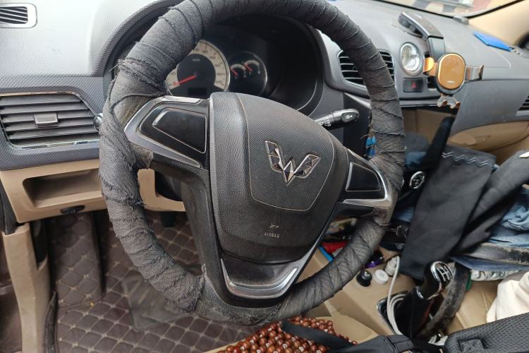 Used Wuling Hongguang 2014 1.5L S Standard Version
