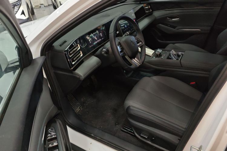 Used BYD Qin L 2024 DM-i 120KM Leading Model
