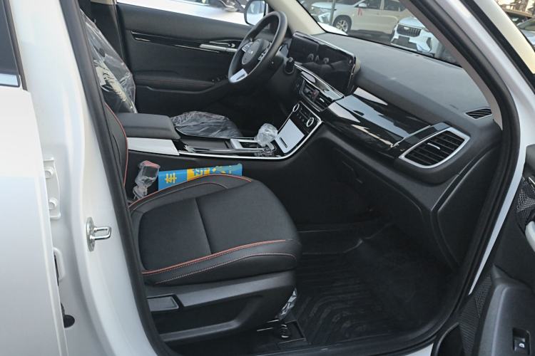 Used Kia Seltos 2026 1.5L IVT Luxury Edition Right Front Seat