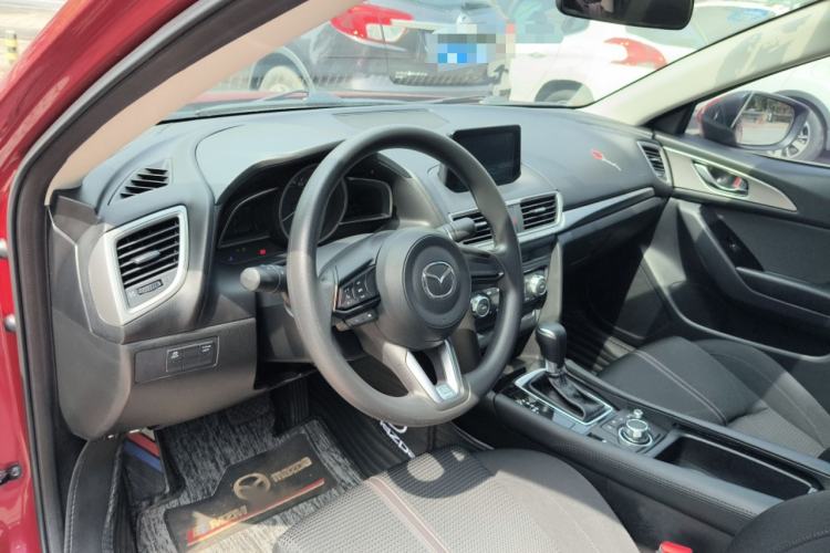 Used Mazda 3 Axela 2017 Sedan 1.5L Automatic Luxury Model China VI Standard
