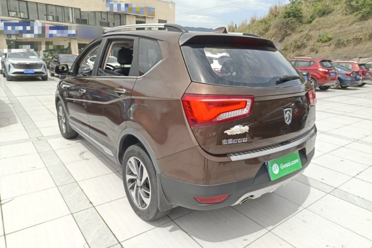 Used Baojun 560 2015 1.8L manual luxury version
