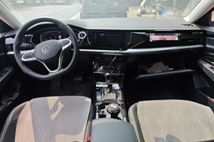 Used Volkswagen Passat 2025 Outstanding Model 380TSI Starry Dragon Edition Center Console