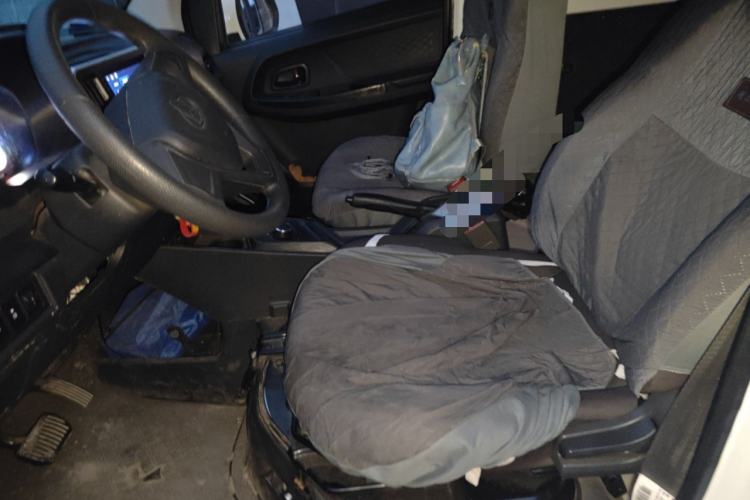 Used CHANGAN KAICHENG Ruixing EM80 2025 Passenger Version Comfort Edition 6-Seater 300 km Dual-Swing Doors Left Front Seat