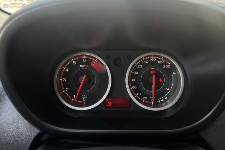 Used MG 3SW 2015 1.5L AMT Elite Model
