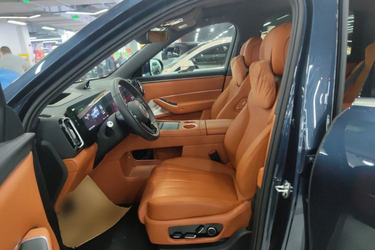 Used Hima AITO M8 2025 Model Pure Electric Max+ Six-Seat Four-Wheel-Drive Version