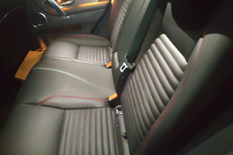 Used Land Rover Discovery Sport 2022 Revised Version 249 PS Metropolitan Edition Left Rear Seat