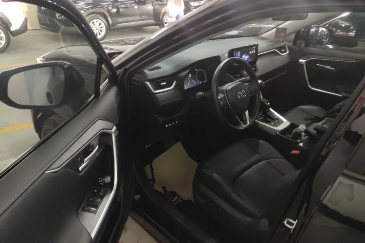 Used Toyota Wildlander 2023 Dual-Motor 2.5L E-CVT Two-Wheel Drive Luxury PLUS Edition