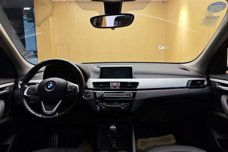 Used BMW X1 2018 sDrive18Li Fashion Model Interior 12