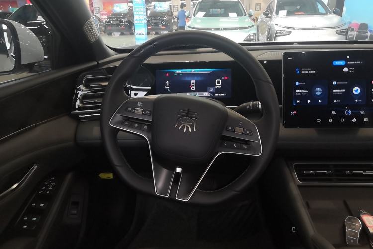 Used BYD Qin L 2024 DM-i 120KM Beyond Model
