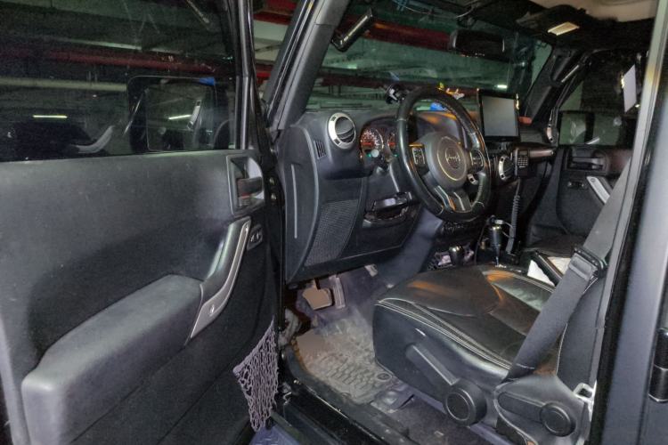 Used Jeep Wrangler 2017 3.0L Sahara Four-Door Comfort Edition
