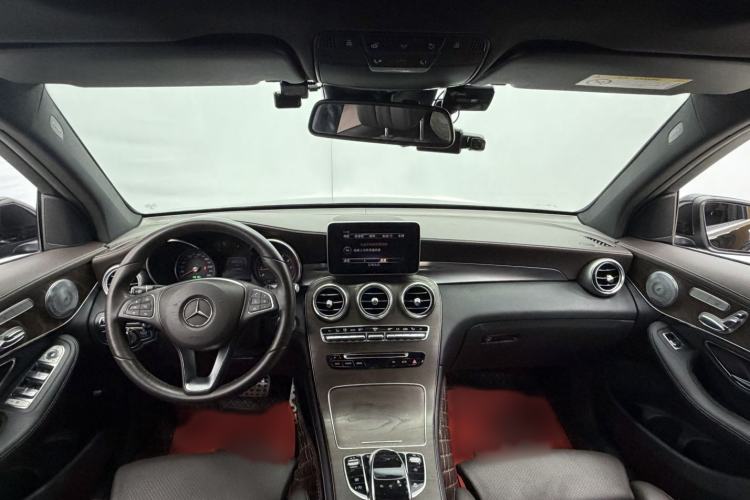 Used Mercedes-Benz GLC 2016 GLC 300 4MATIC Dynamic Model Interior 1