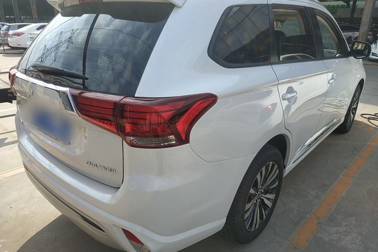 Used Mitsubishi Outlander 2021 Revised Version 2.0L Two-Wheel Drive Comfort Edition 5 Seats Rear Right 45 Deg