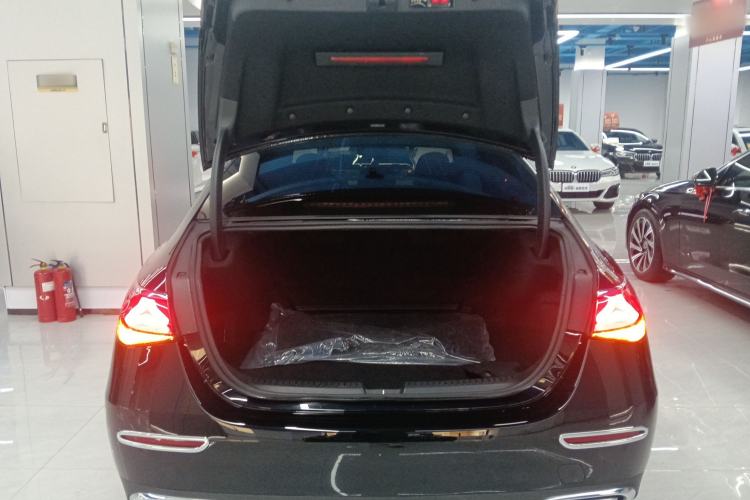 Used Mercedes-Benz E-Class 2024 Refresh E 300 L Stylish Edition
