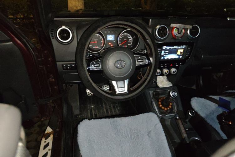 Used BAIC Off-Road BJ40 2016 40L 2.0T Manual All-Wheel Drive Prestige Edition
