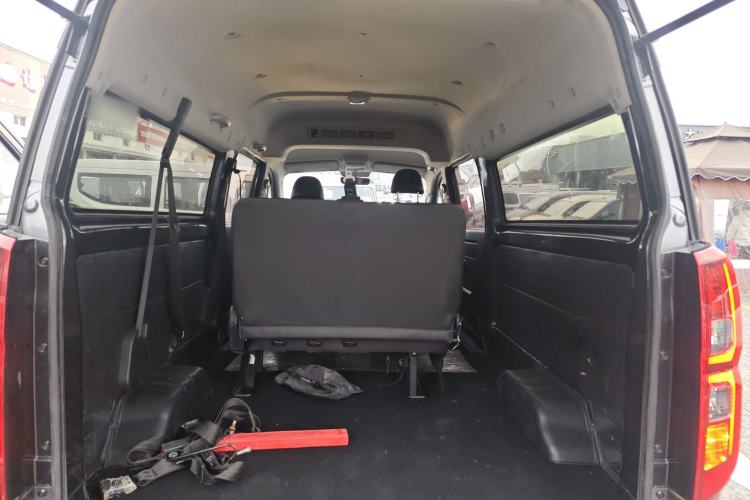 Used Jinbei Gold Hiace 2021 1.5L Passenger Van Travel Lion 6-Seater