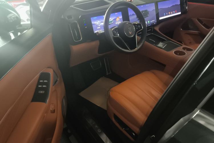 Used Hima AITO M8 2025 Extended-Range Ultra Version 53.4 kWh 6-Seater Edition