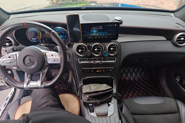Used Mercedes-Benz GLC AMG 2020 AMG GLC 43 4MATIC Center Console