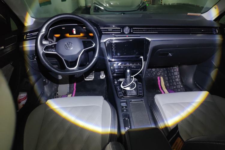 Used Volkswagen Magotan 2023 2 Million Units Limited Edition 330TSI DSG Leading Version
