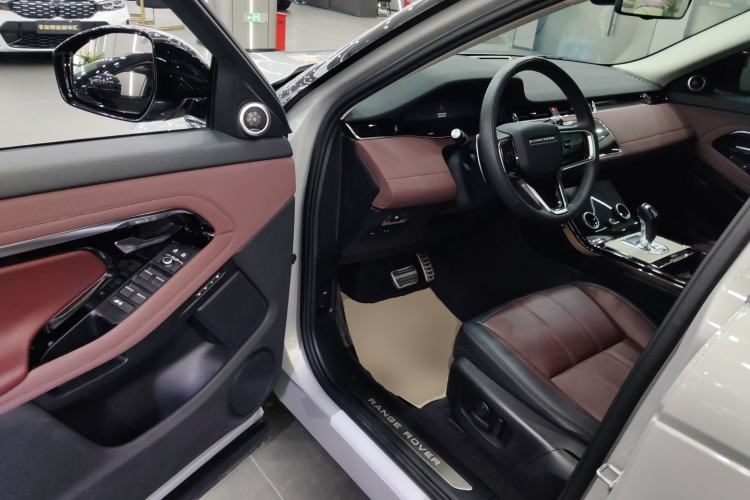 Used Land Rover Range Evoque 2023 Aurora L 249 PS Luxury Edition
