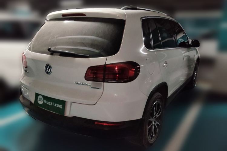 Used Volkswagen Tiguan 2015 2.0 TSI Automatic All-Wheel Drive Luxury Edition Rear Right 45 Deg