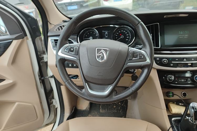 Used Baojun 730 2016 1.5L Manual Luxury Edition 7 Seats
