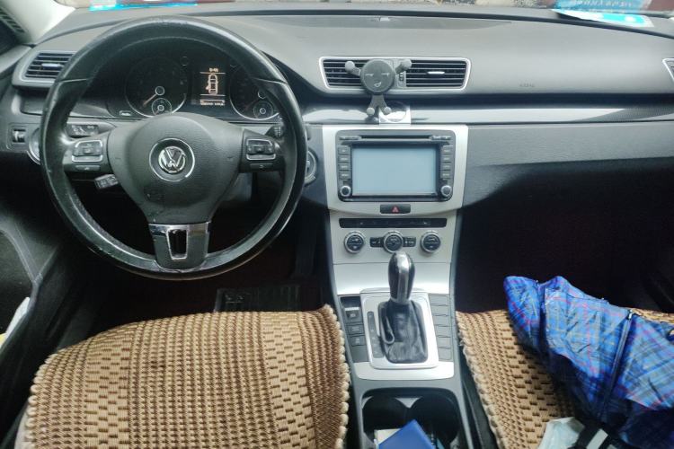 Used Volkswagen Magotan 2013 2.0 TSI Luxury Model Center Console