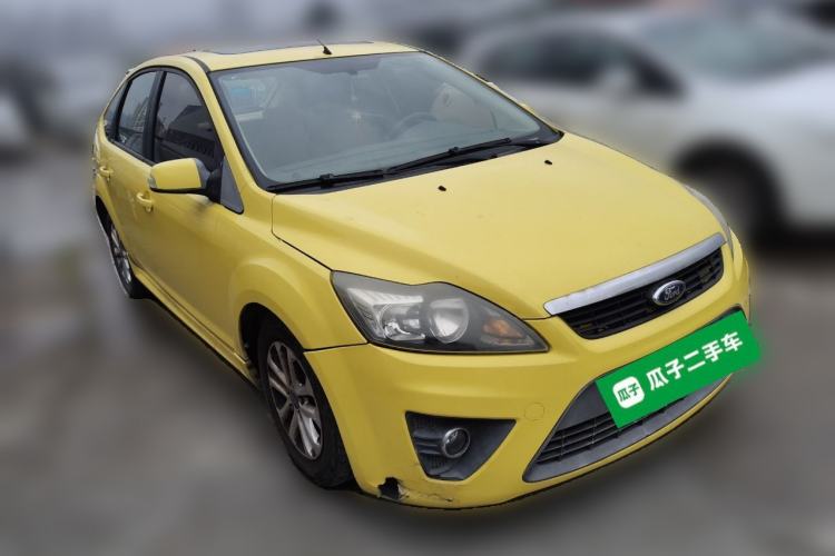 Used Ford Focus 2011 Hatchback 1.8L Automatic Fashion Edition Front Right 45 Deg