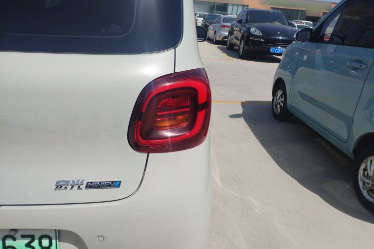Used Wuling Hongguang MINIEV 2025 Four-Door Version Advanced Edition
