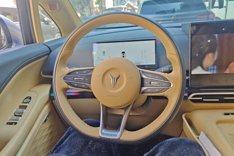 Used VOYAH Dream 2025 PHEV Four-Wheel Drive Excellence Kunpeng Edition Steering Wheel
