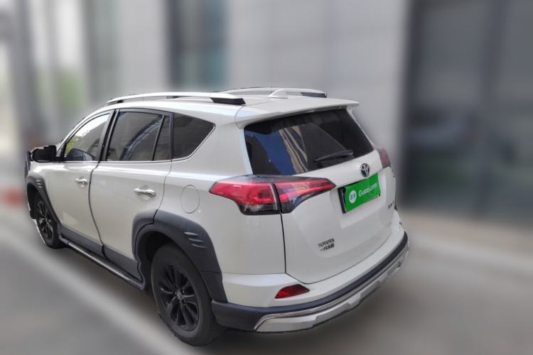 Used Toyota RAV4 2019 2.0L CVT Two-Wheel Drive Fashion X Limited Edition China V Standard
