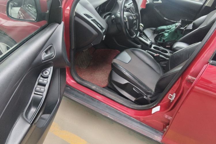 Used Ford Focus 2012 Hatchback 1.6L Automatic Fashion Edition
