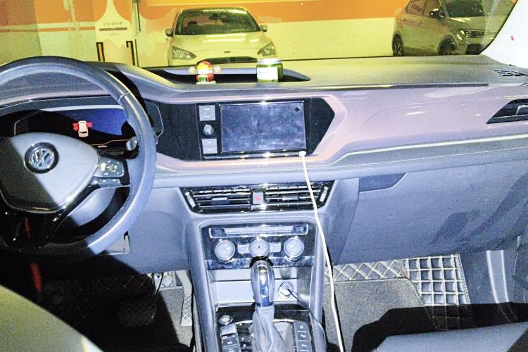 Used Volkswagen Tharu 2019 330TSI Four-Wheel Drive Flagship Model China VI Standard Center Console