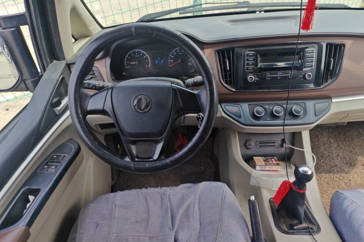 Used FORTHING Lingzhi 2019 M5L 1.6L 7-Seater Base Model China VI Standard Steering Wheel