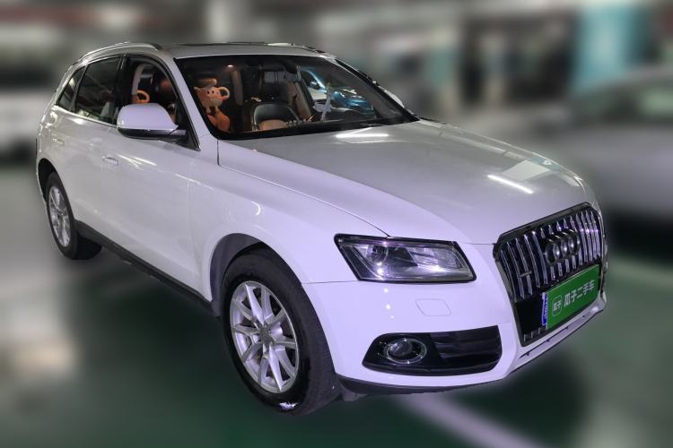 Used Audi Q5 2013 40 TFSI Ambition Front Right 45 Deg