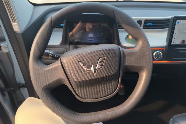 Used Wuling Hongguang MINIEV 2020 Freedom Version Lithium Iron Phosphate Steering Wheel