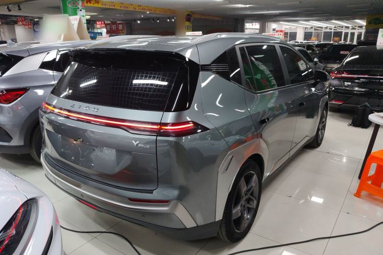 Used AION Y 2022 Plus 70 Tech Edition