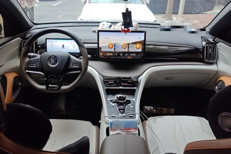 Used BYD Song Pro New Energy 2023 Champion Edition DM-i 110KM Beyond Model Center Console
