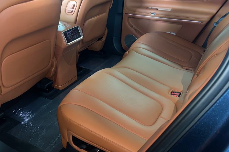 Used Hima AITO M9 2025 Extended-Range Max Version 52 kWh 5-Seater Edition
