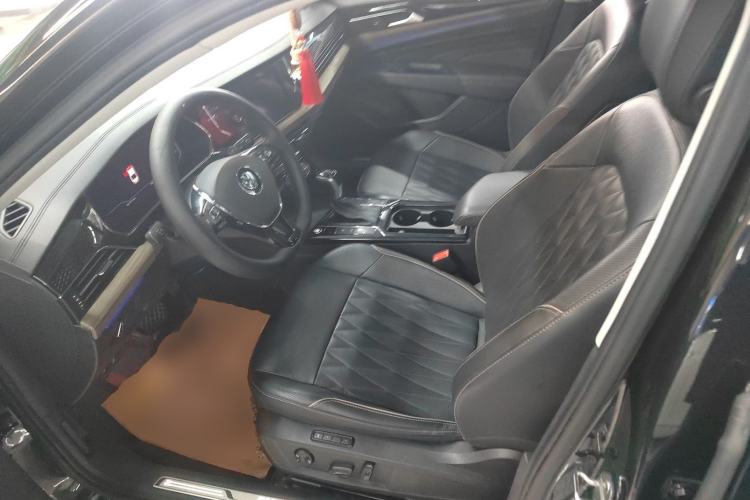 Used Volkswagen Passat 2019 330TSI Luxury Edition China VI Standard
