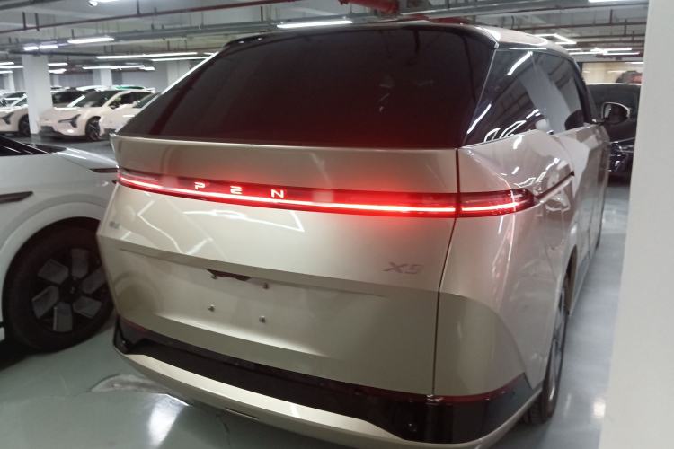 Used XPeng X9 2024 702 Ultra-Long Range Pro
